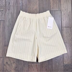 Lululemon Stretch Woven Ruffle-Waist High-Rise Short 9" Upright Stripe Max White